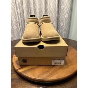NWT UGG Classic Leather Ultra Mini Boots Sand Youth Size 5